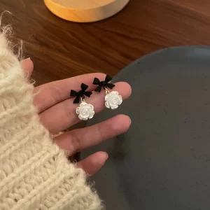 Aretes Moño y Rosa - Imagen 1